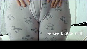 CAMEL TOE- PUSSY WİTH PAJAMAS- MASTURBATE WİTH PAJAMAS