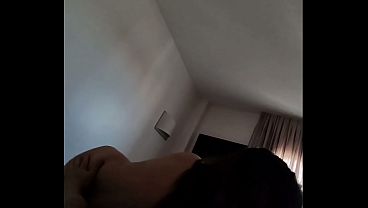 La primera mamada del dia, desde la vista de el. Casero-amateur