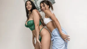 Amateur Colombian Whore Shares The Fun With Cum Slut Best Friend!