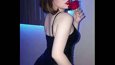 Cerezarosa69 – Ecuatoriana Amateure Latina posando en sesión de fotos eróticas.