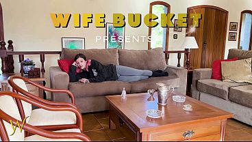 Wifebucket Amateurs – When there’s nothing good on TV me and stepsis like to fuck